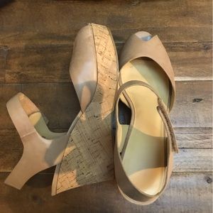 Tan Nine West Cork Heel Platform Wedge w/Peep Toe.Excellent Condition. Size 8.5.